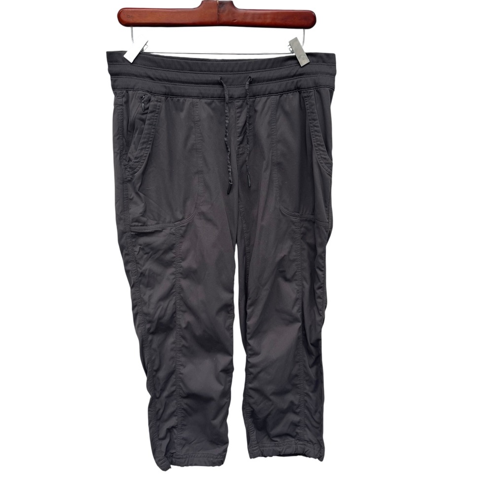 The North Face Charcoal Capri Pants Size M